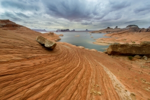 Padre-Point-Lake-Powell-Glen-Canyon-Utah